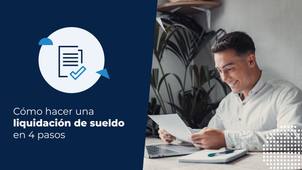 Persona sentada en su escritorio, sosteniendo unos papeles mientras busca en su computador cómo hacer una liquidación de sueldo.
